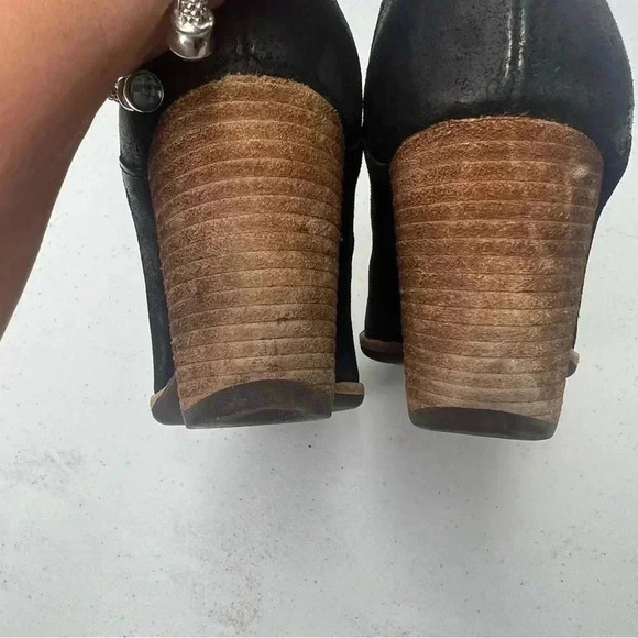 Kork-Ease Verdelet Black Burnished Suede Almond Toe Block Heel Ankle Sz 7 - Picture 13 of 13